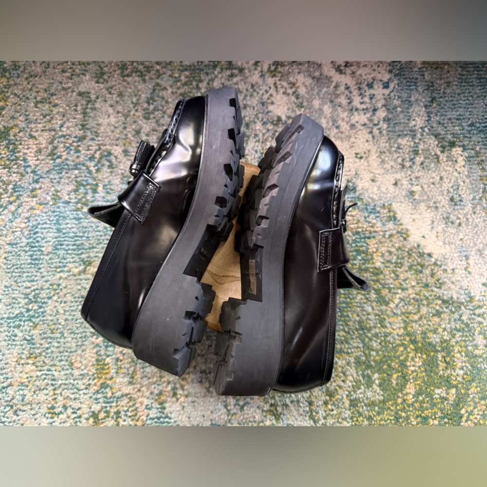 Vagabond Shoemakers chunky tassel black polished loafers, size 10 - Picture 6 of 12